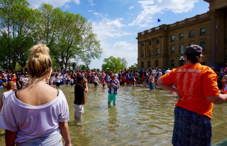 It was a warm day ... 26 degrees Celsius. A good time to check out the pool.